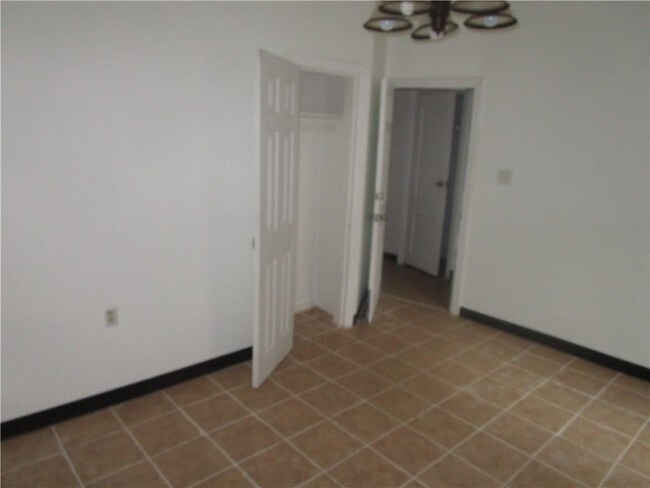 Interior Photo - 3022 Brighton 8th St