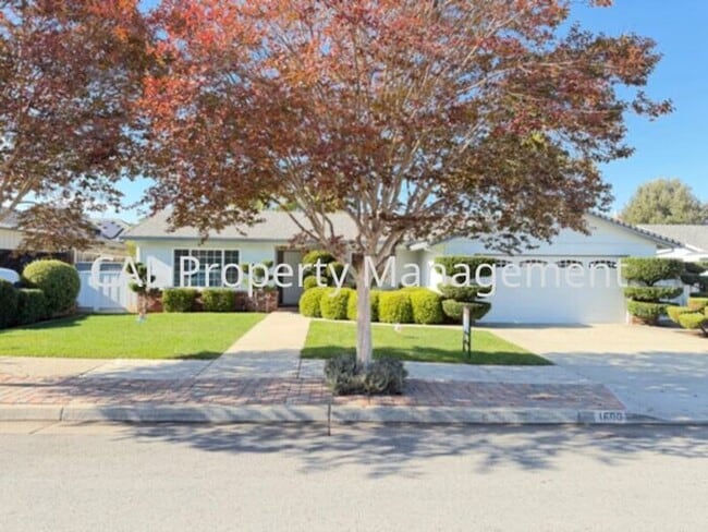 Foto del edificio - Beautiful 3 bedroom home in Hollister, CA!