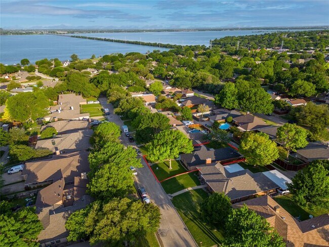 Foto del edificio - 408 Shoreview Dr