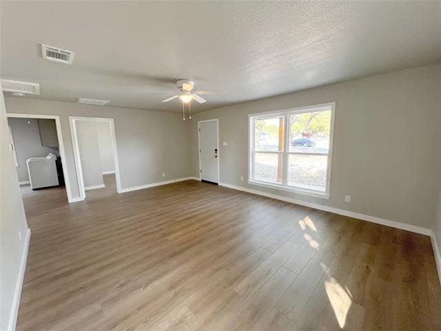 Foto del edificio - 3705 N Elm St