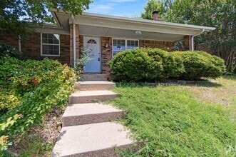 Building Photo - 2800 Shady Grove Dr