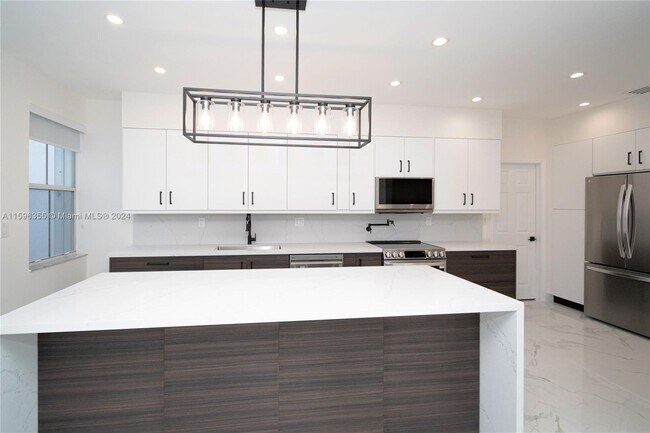 Foto del edificio - 7042 NW 114th Ct