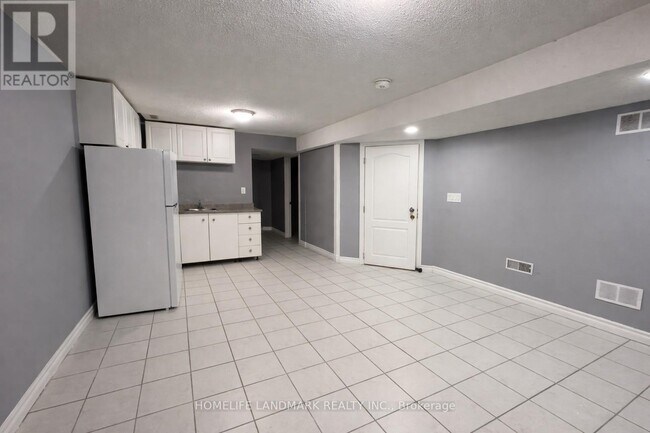 Building Photo - 19 Dovesong Dr