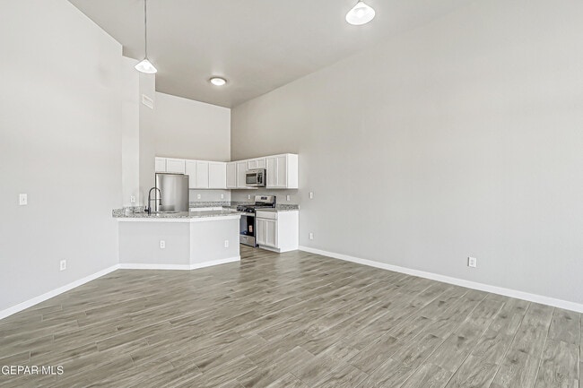 Building Photo - 5270 Sean Haggerty Dr