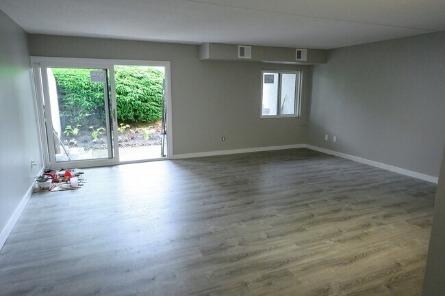 Foto del edificio - 2 Bed, 2 Bath Apt Close to PSU Campus