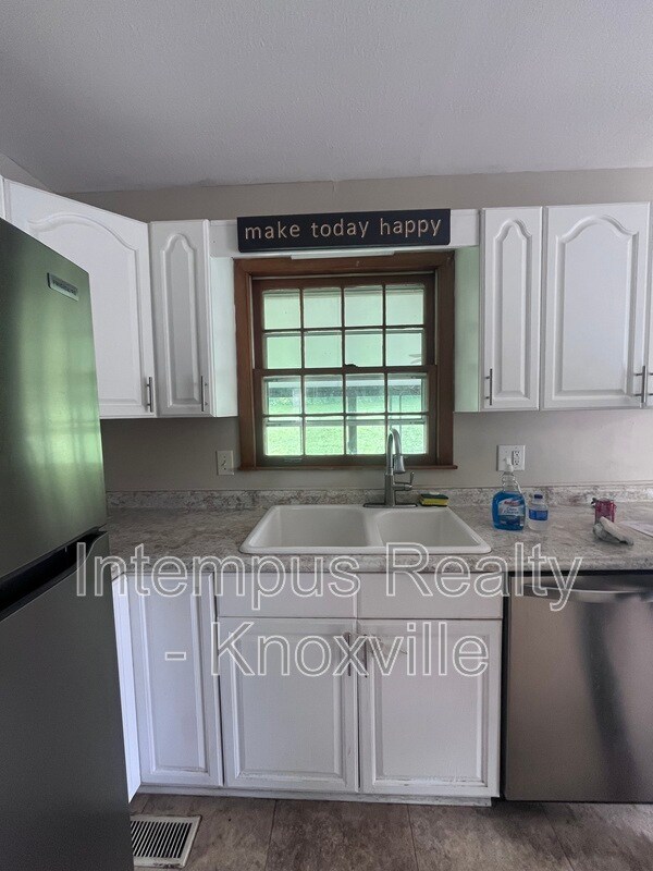 Foto del edificio - 7931 W Cliff Dr