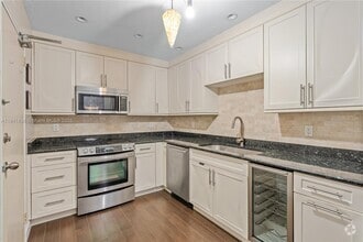 Building Photo - 28029 SW 139th Ct
