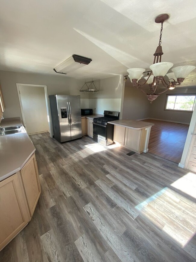 Foto del edificio - 4 Bedroom Horse Property on 3 acres close to downtown Ault