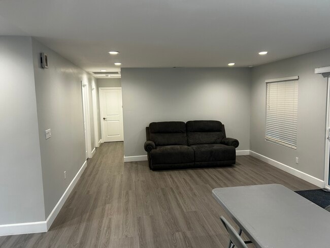 Building Photo - 7814 Lindley Ave