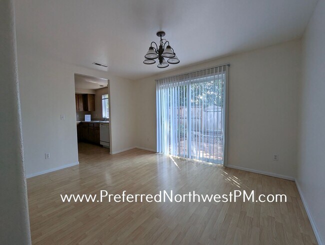 Foto del edificio - Updated Townhouse in South Eugene
