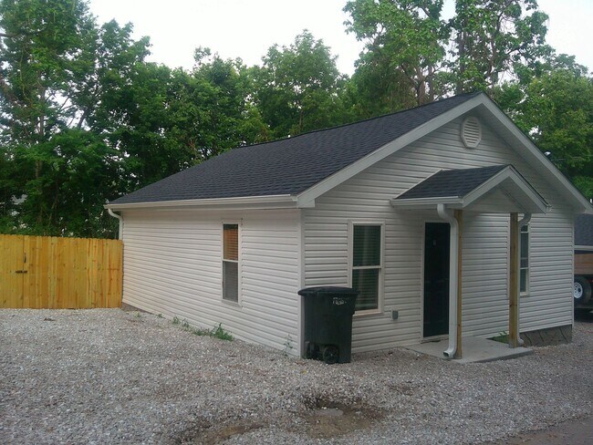 Foto del edificio - Beautifully Remodeled 2 Bed 1 Bath House