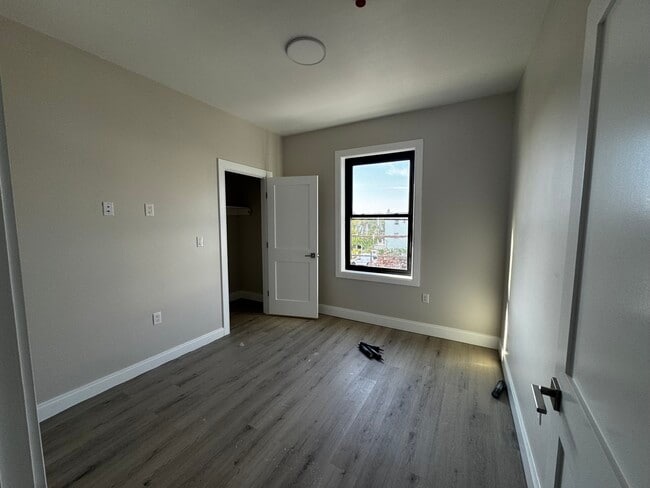 Building Photo - 50 Sachem St