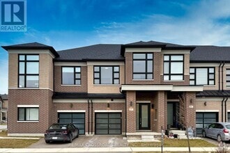 Building Photo - 67 Mallery St