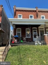 Building Photo - 2106 W 4th St