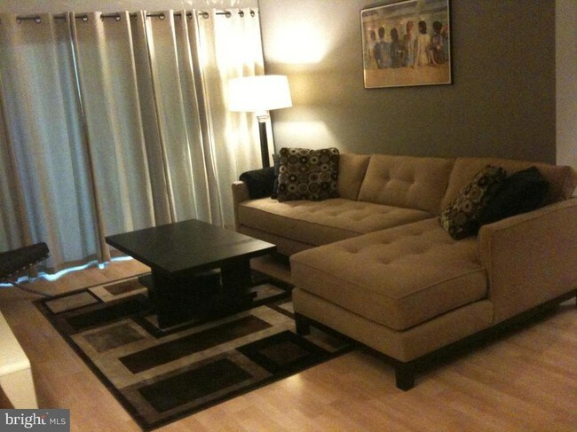 Foto del edificio - 882 College Pkwy