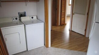 Building Photo - 481 Pocahontas Ave