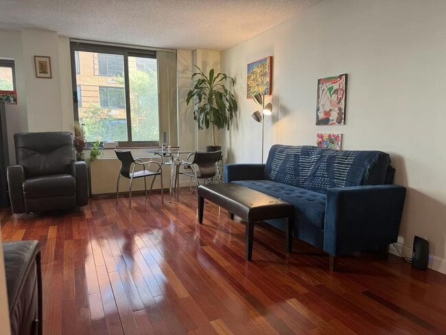 Building Photo - 2 S End Ave