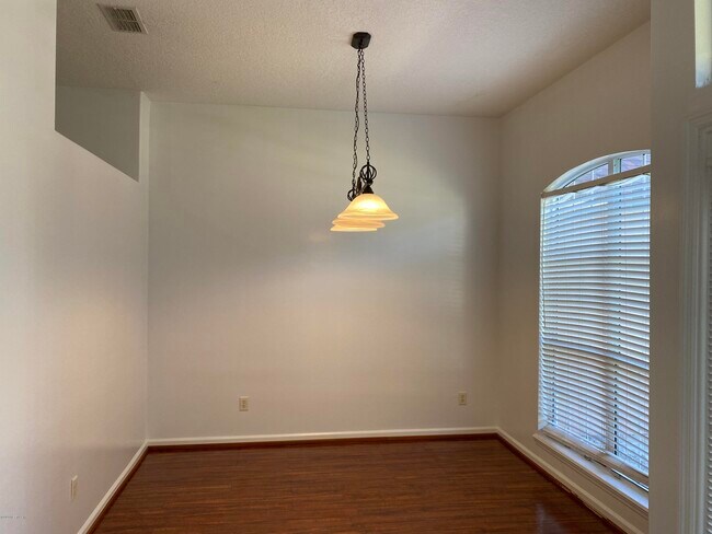 Building Photo - 8837 Canopy Oaks Dr