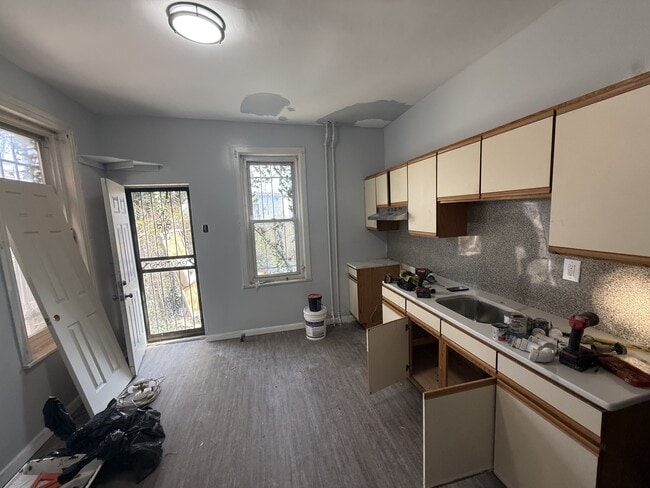 Photo - 920 Newton Ave House