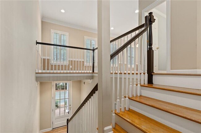 Building Photo - 2313 English Ivy Ct