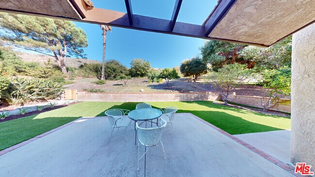 Building Photo - 1234 San Como Ln