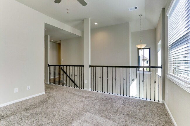Foto del edificio - 2527 Terrace Point Dr