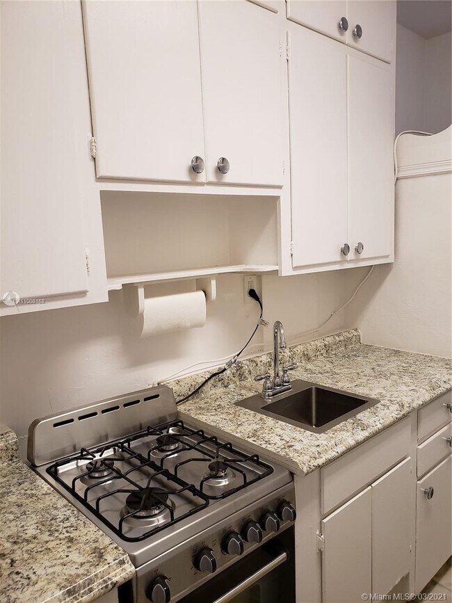 Foto del edificio - 3620 SW 15th St