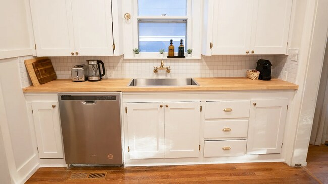 Foto del edificio - 3 Bed | 1 Bath Near Downtown Tulsa!