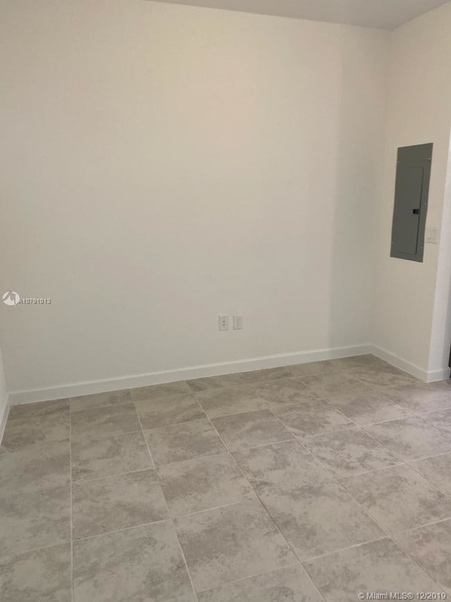 Building Photo - 388 NE 208th Terrace