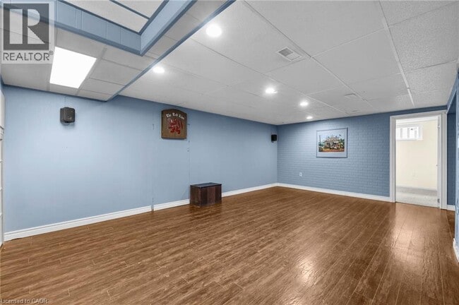 Building Photo - 368 Upper Kenilworth Ave