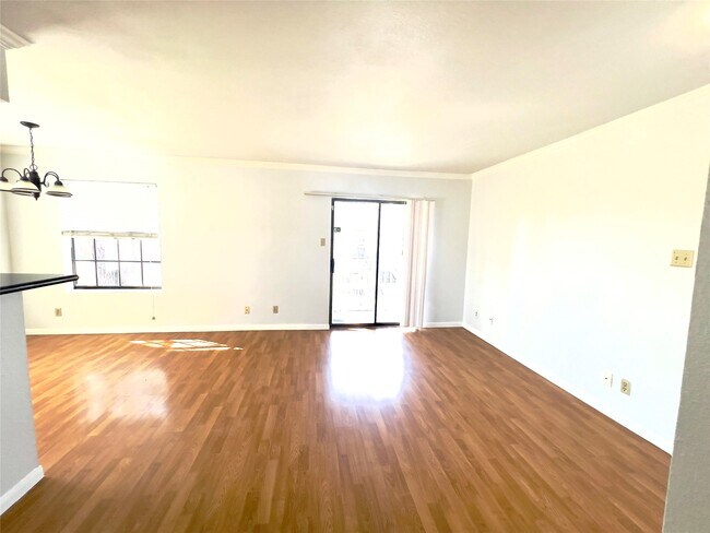 Foto del edificio - 2750 Holly Hall St