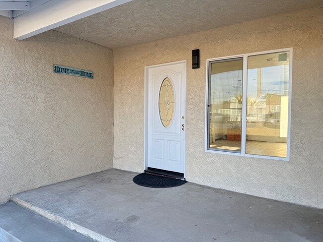 Building Photo - 1219 N Azusa Ave