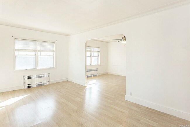 Foto del edificio - 324 W Chester St