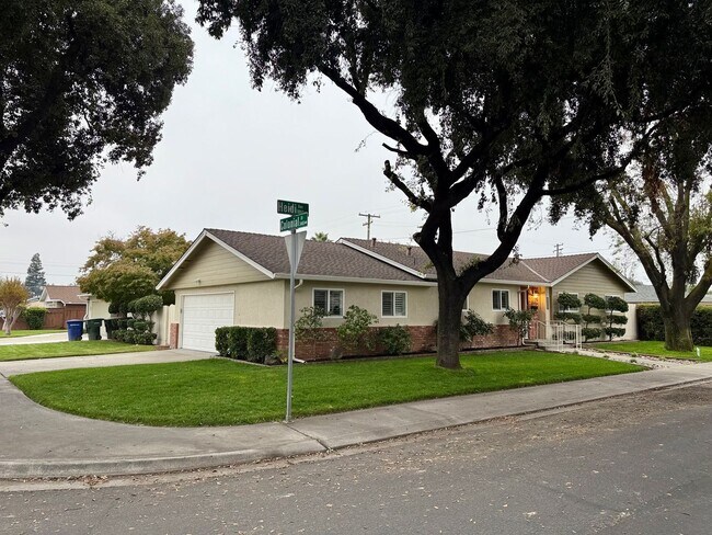 Foto del edificio - Conveniently located single story home!