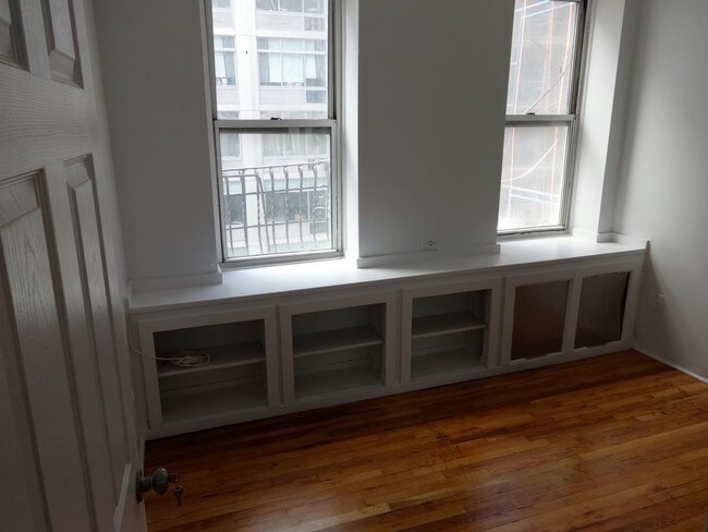 Foto del edificio - 251 W 26th St