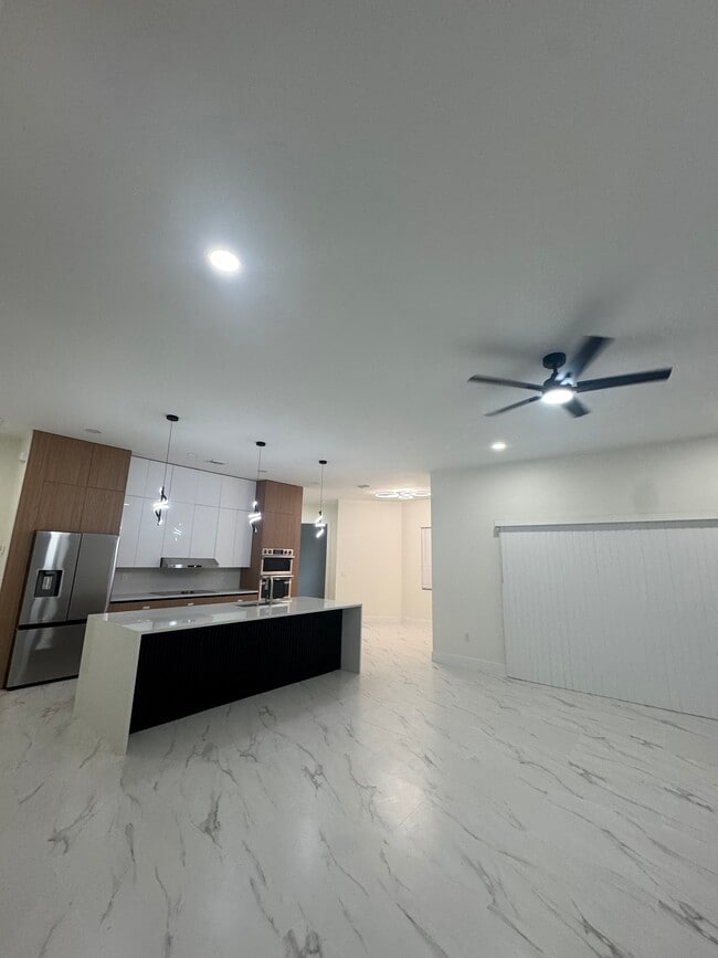 Foto del edificio - 904 McKinley Ave