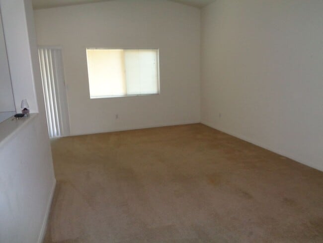 Building Photo - GRAND ISLAND PLACE---SEVEN OAKS !