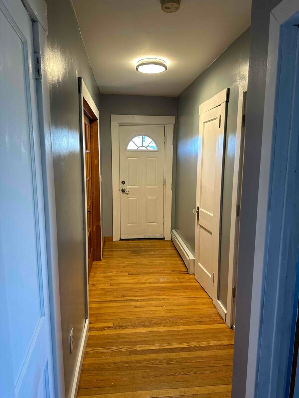 Building Photo - 483 Tolland St