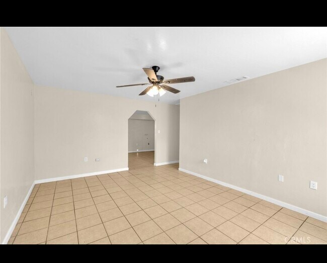 Building Photo - 1309 E Planz Rd