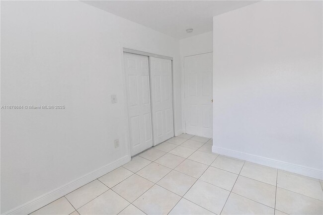 Building Photo - 1206 NE 109th St