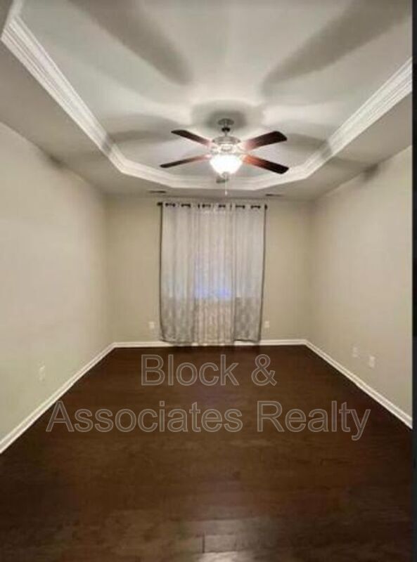 Foto del edificio - 220 Zante Currant Rd