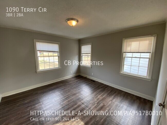 Foto del edificio - 1090 Terry Cir