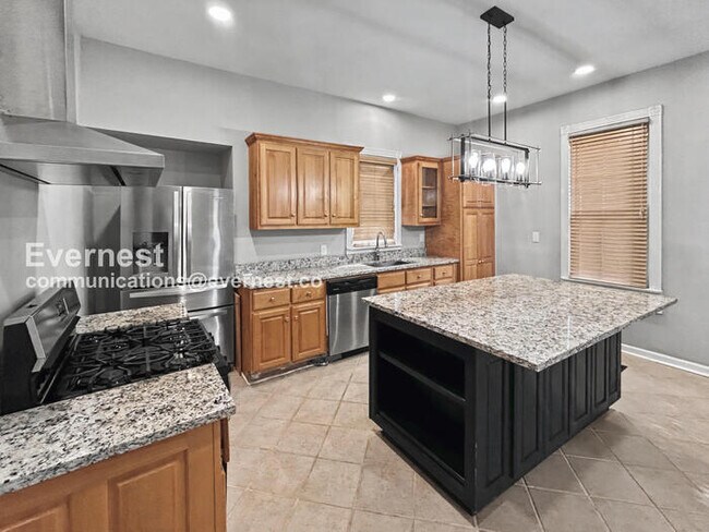 Foto del edificio - 2 Bed/2 Bath Home with Fenced Yard / Pet-Friendly / Available Now!