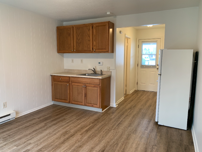 Building Photo - 10 Belchertown Rd