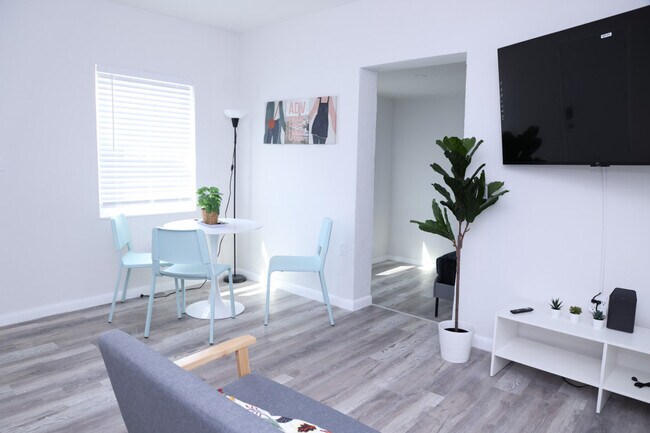 Foto del edificio - 1109 Douglas Rd