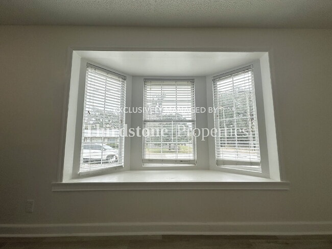 Foto del edificio - 1178 Murray Dr