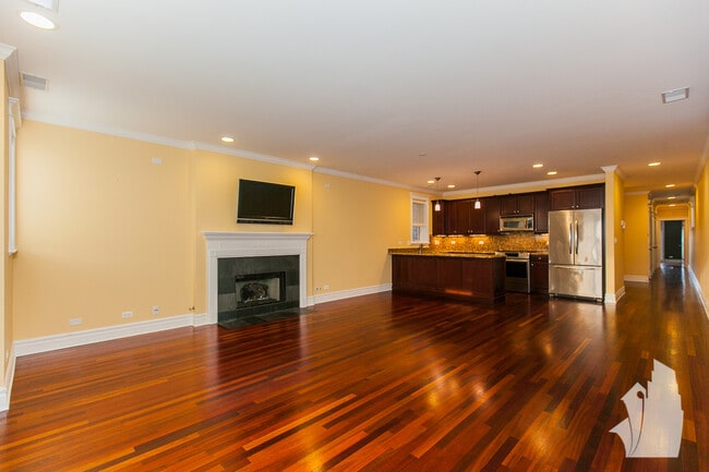 Foto del edificio - 3841 N Southport Ave