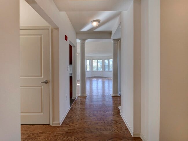 Building Photo - 30 FREEDOM Way