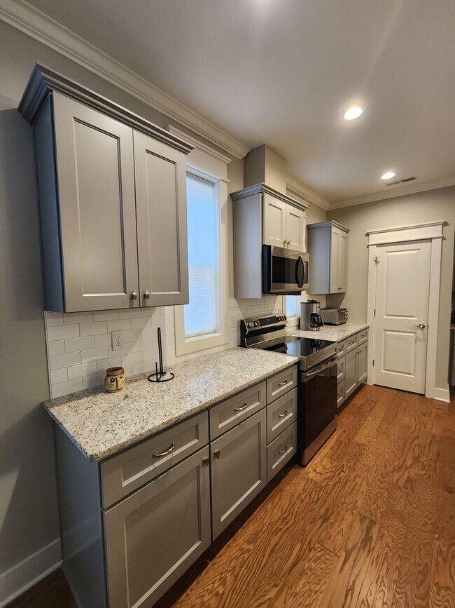 Building Photo - Black Mountain-Sweet Birch Commons***