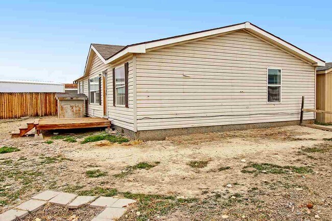 Building Photo - 2817 N Niagara Cir